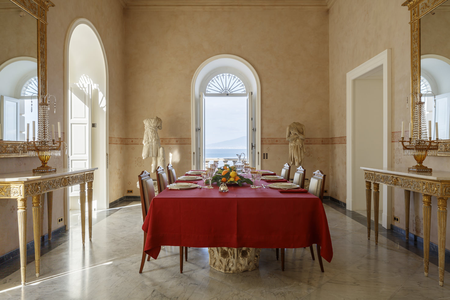 Dining room at Villa Astor